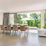 Delphia